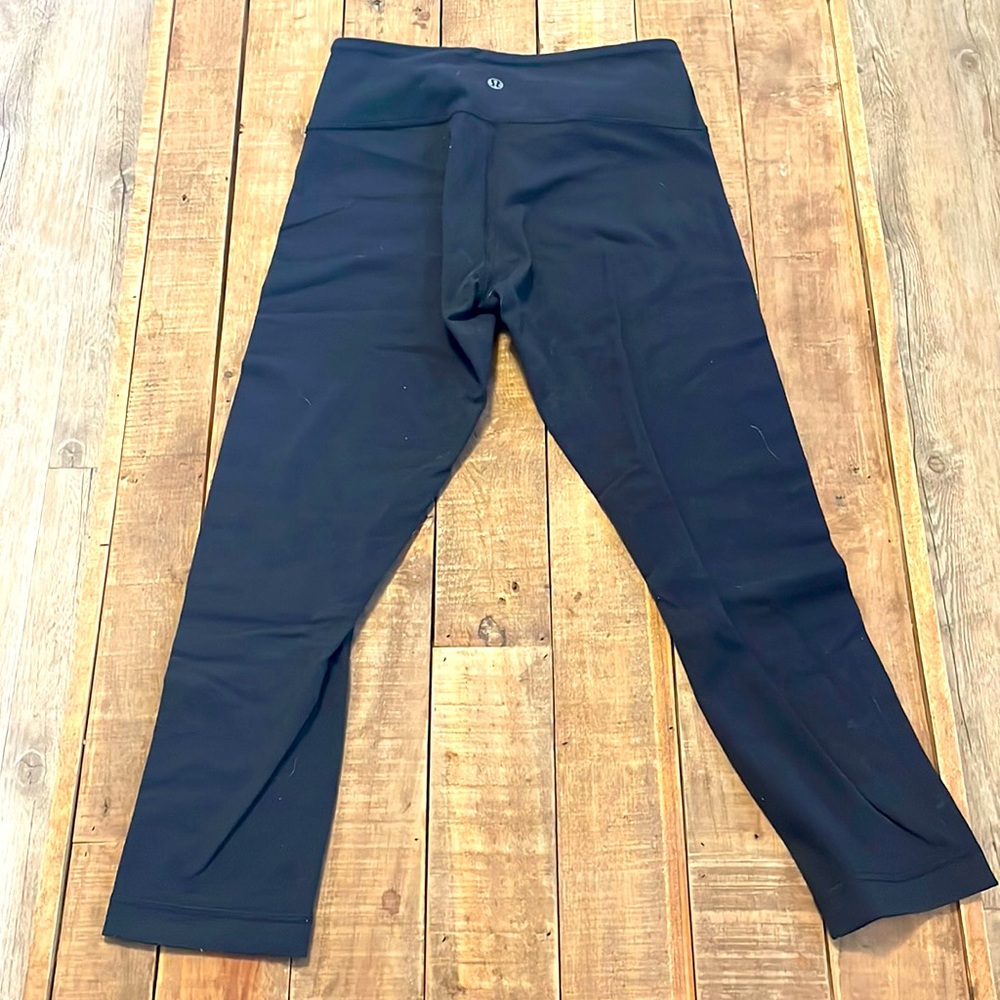 Lululemon crops 21”